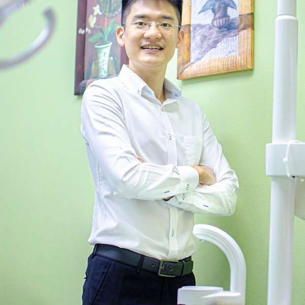 Dr Tan Wei Jun at Greenlife Dental Clinic