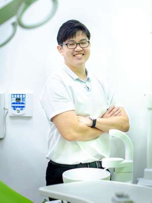 Dr Lee Bingwen